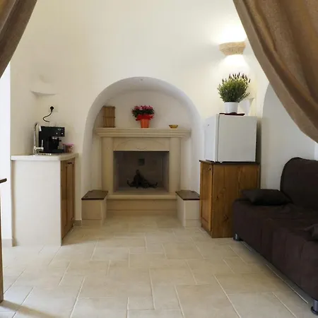 Bed & Breakfast Trullo La Bomboniera Di Anna Cisternino